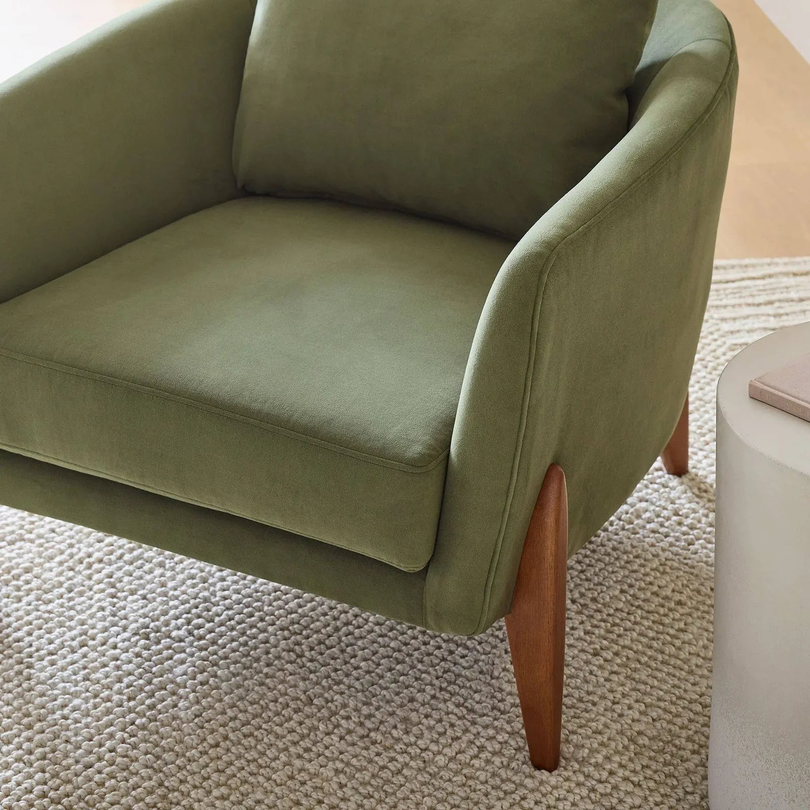 Duke Armchair+3 Free Cushions